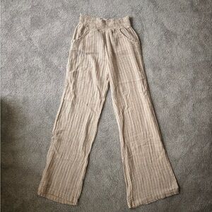 Billabong linen pants! In great condition and never worn!
